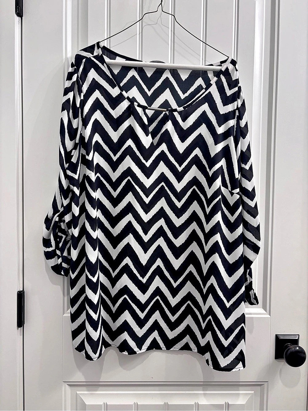 Zac & Rachel Geometric Blouse in Black & White Like New